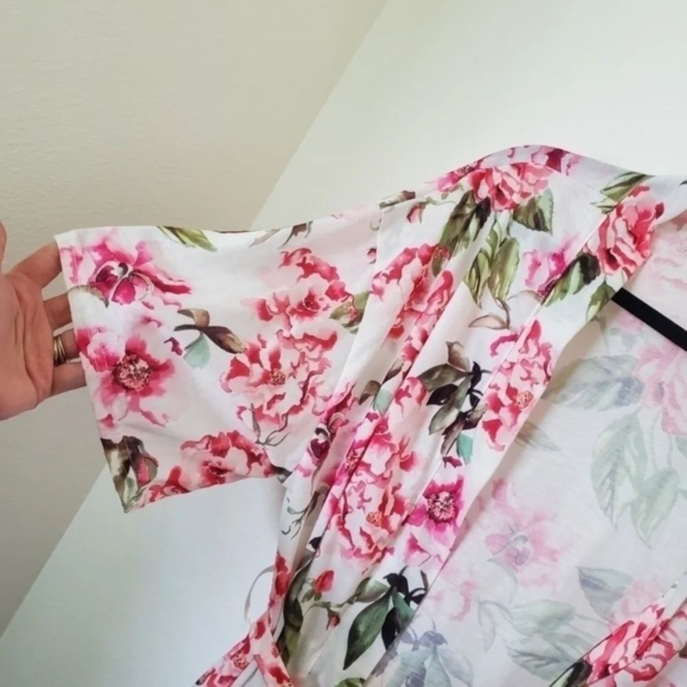 Show Me Your MuMu Women's‎ Brie Short Sleeve Robe Pink Floral Garden of Blooms